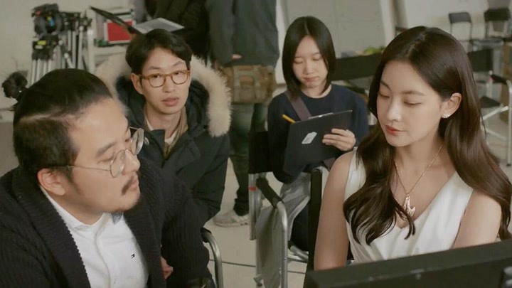 韩国片：无良导演套路女明星，拍出的片子，简直不堪入目
