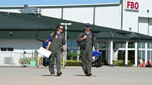 F-35飞行表演队在Sanford and Stuart航展上的飞行表演