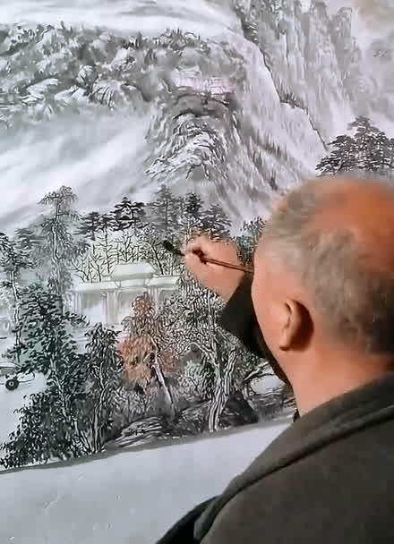 著名画家范文升创作国画