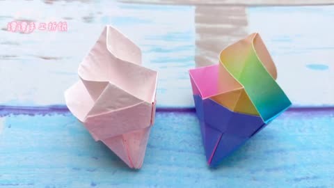 一张正方形纸就能完成的冰淇淋手工折纸
