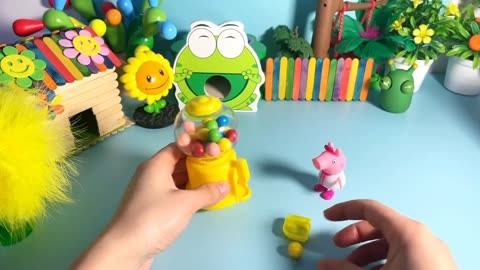 小猪佩奇发现了一个糖果机 玩具视频及玩具小故事